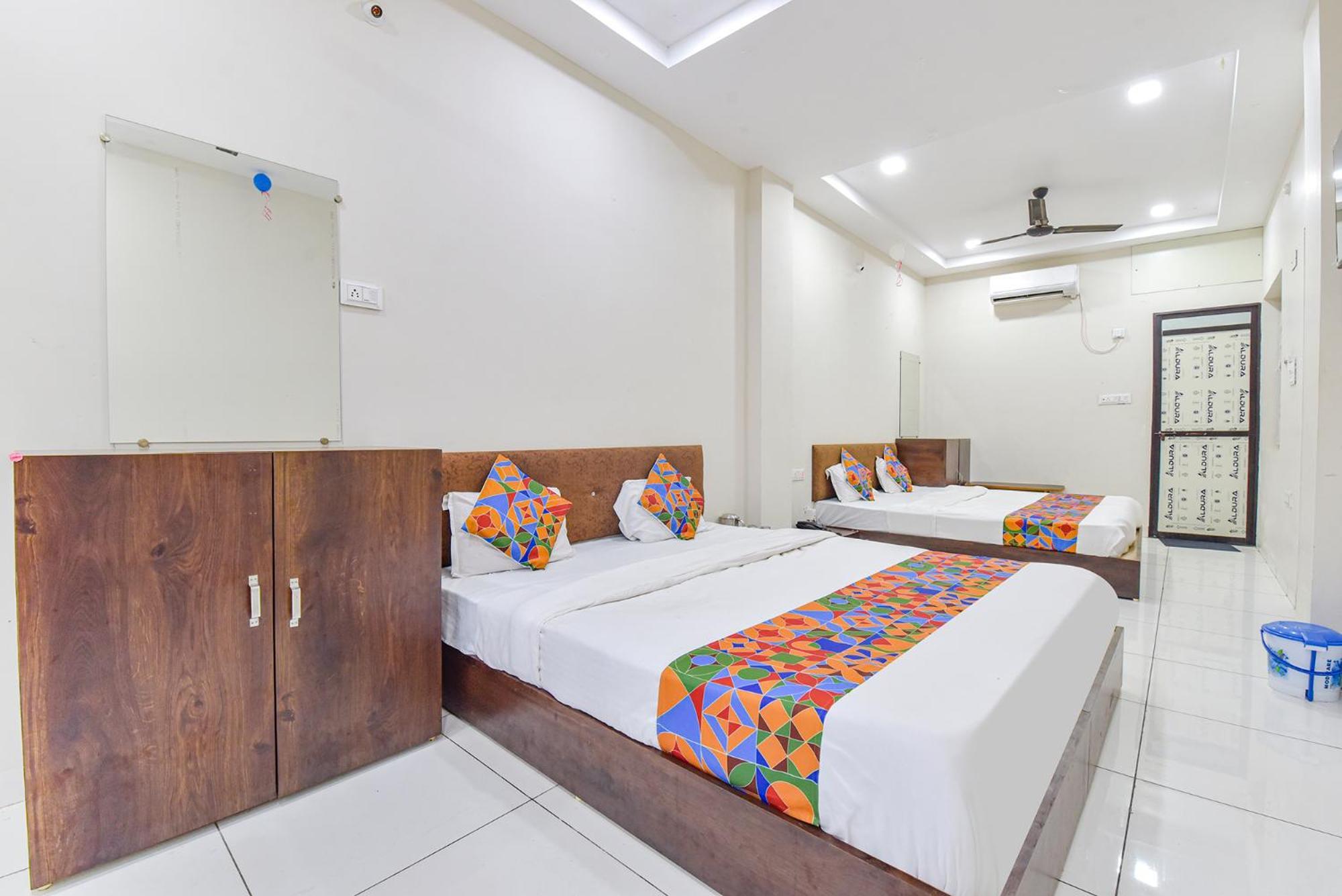 Fabexpress Devani Palace Ujjain Dış mekan fotoğraf