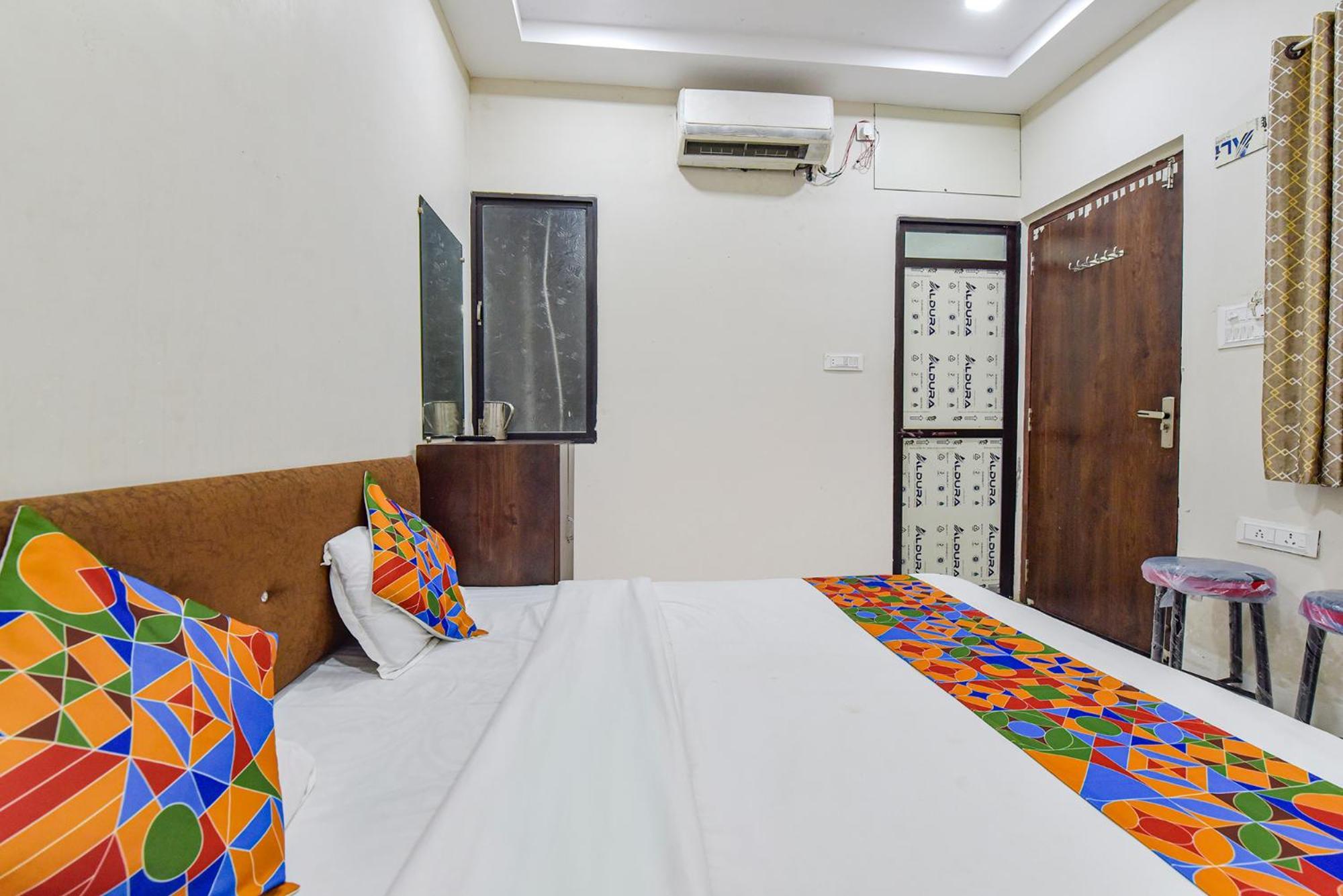 Fabexpress Devani Palace Ujjain Dış mekan fotoğraf