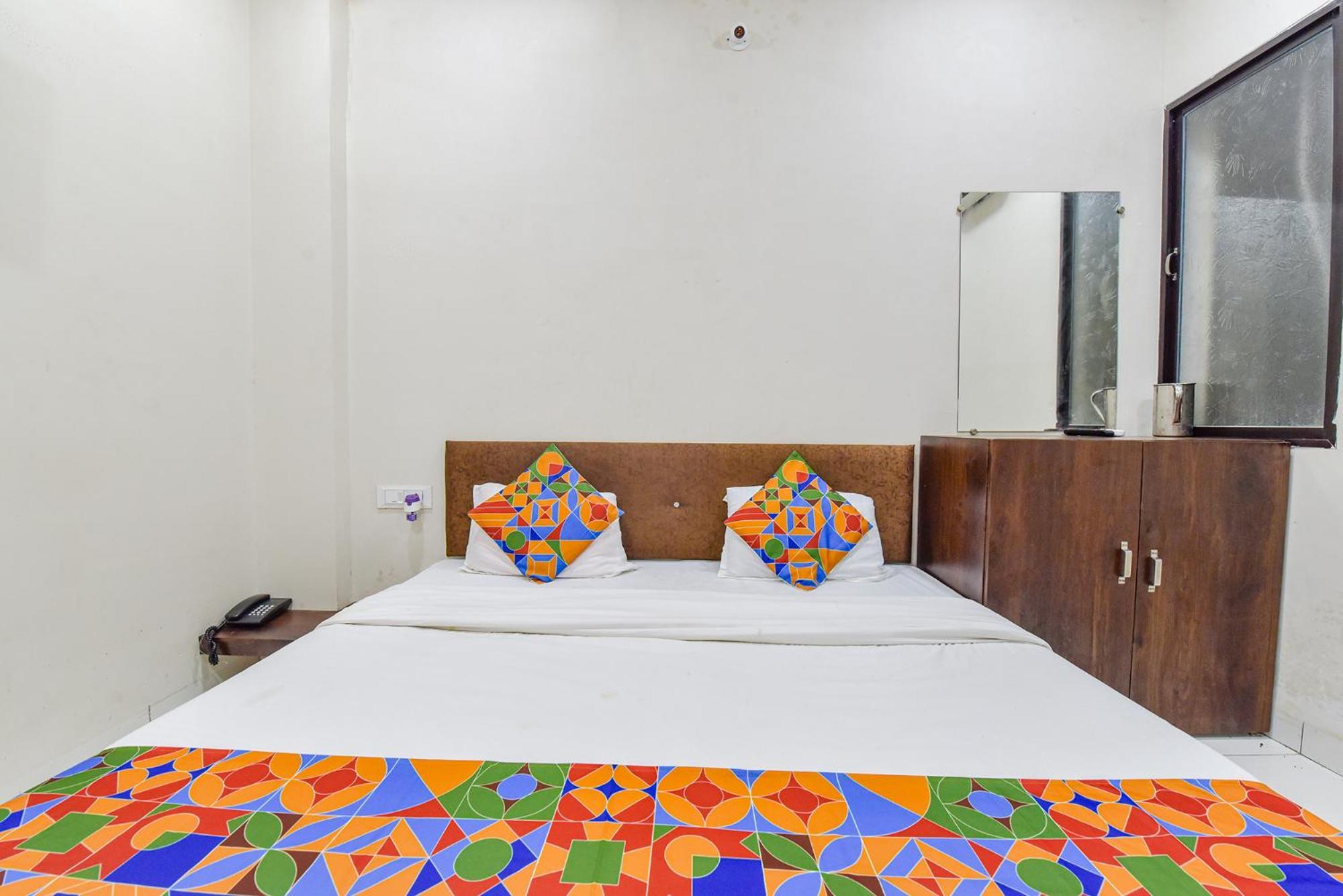 Fabexpress Devani Palace Ujjain Dış mekan fotoğraf