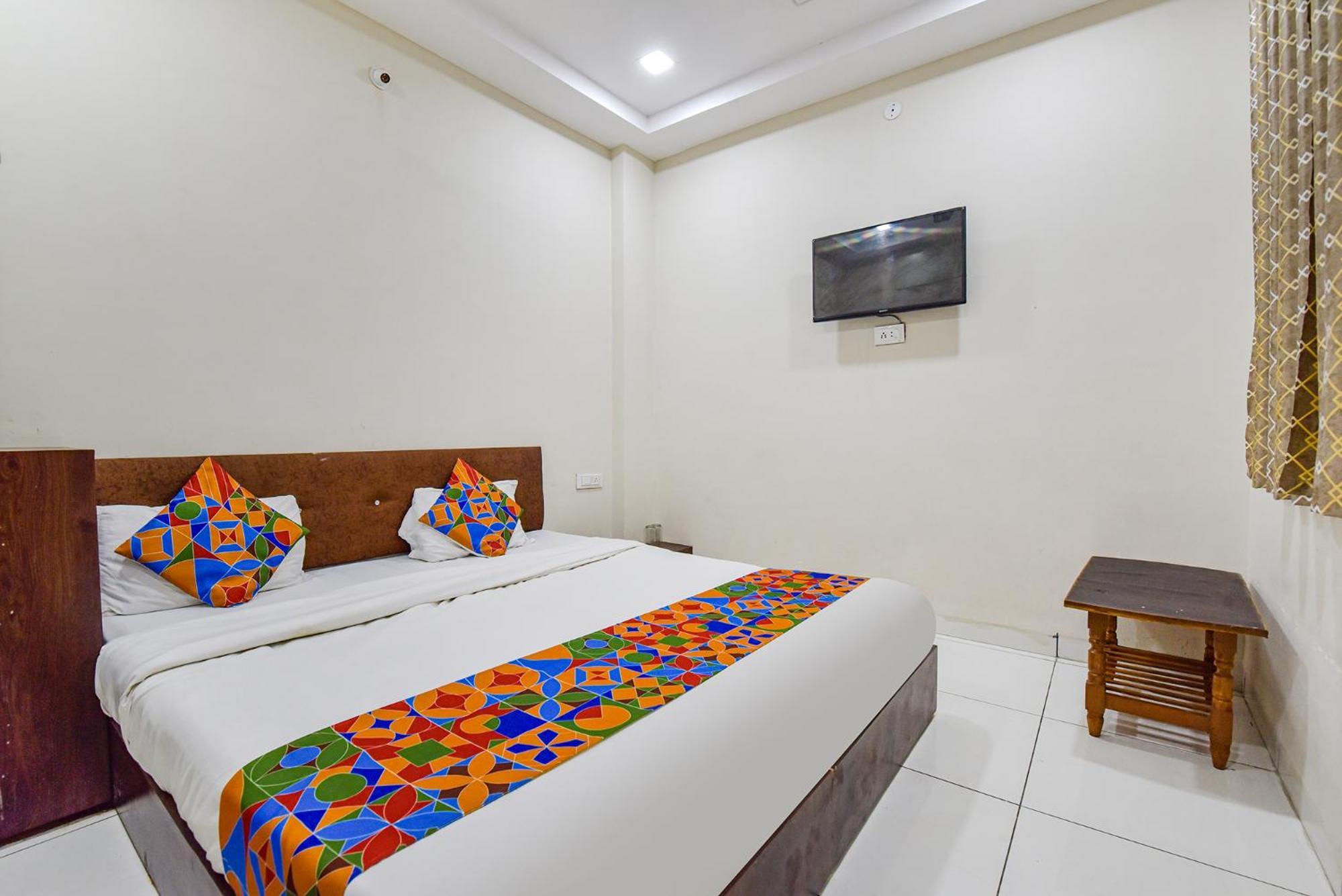 Fabexpress Devani Palace Ujjain Dış mekan fotoğraf