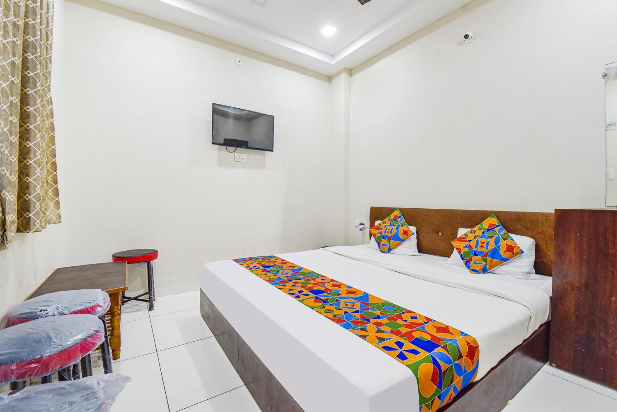 Fabexpress Devani Palace Ujjain Dış mekan fotoğraf