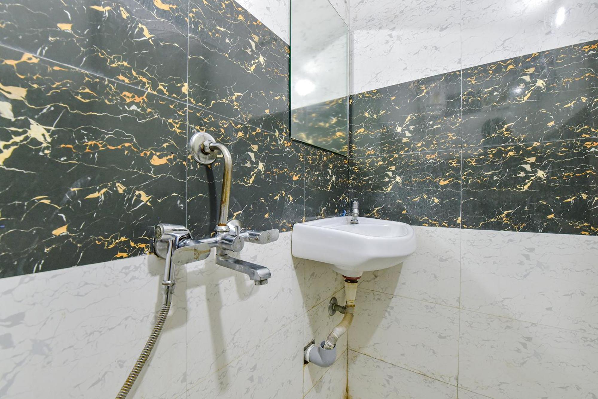 Fabexpress Devani Palace Ujjain Dış mekan fotoğraf