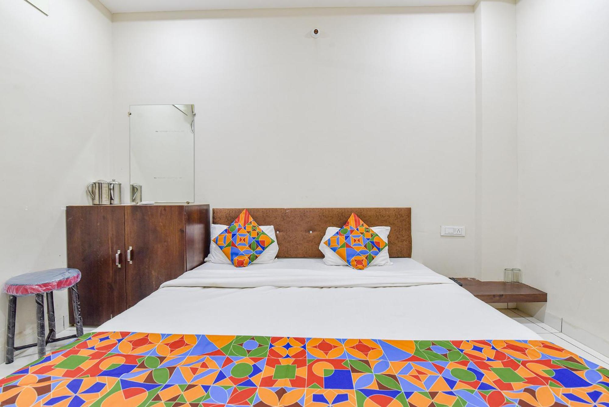 Fabexpress Devani Palace Ujjain Dış mekan fotoğraf