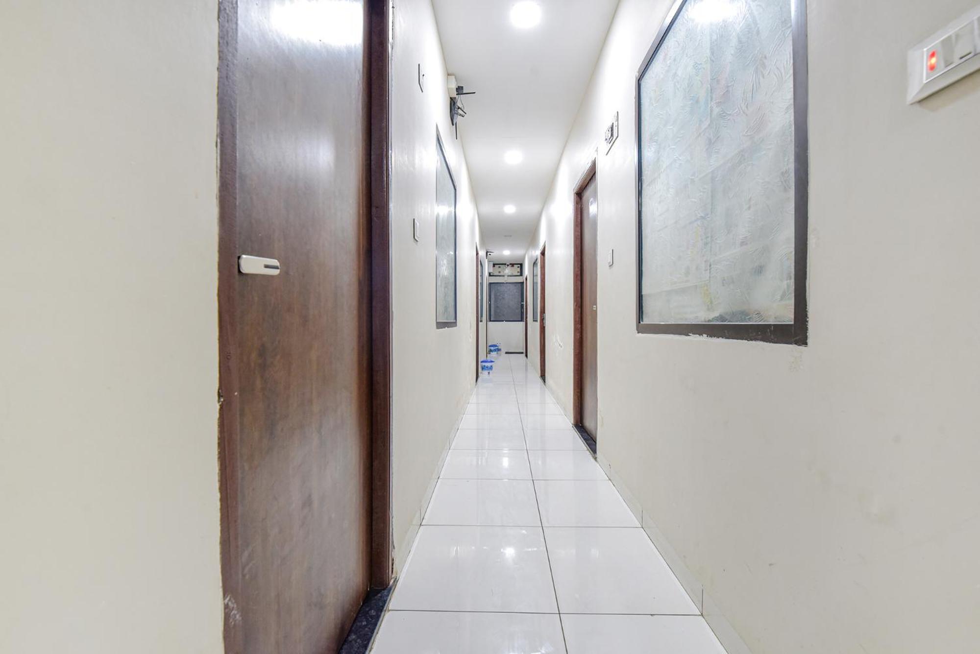 Fabexpress Devani Palace Ujjain Dış mekan fotoğraf